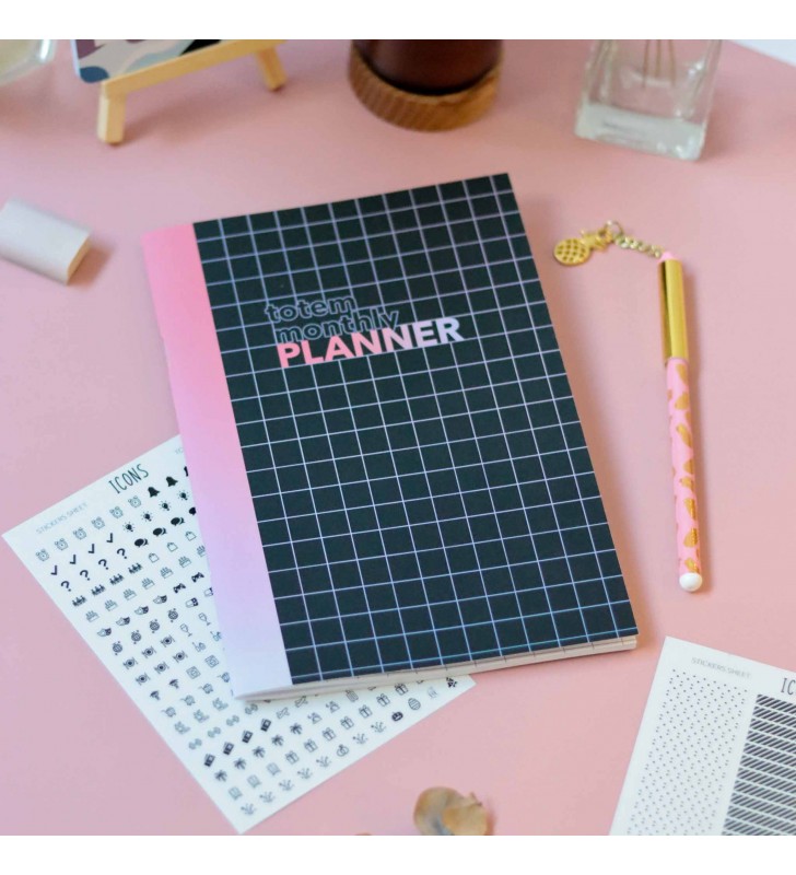 Планер "Monthly planner" black&pink